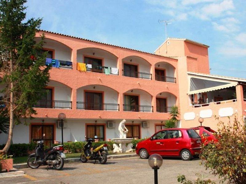 Victoria Hill Hotel Дассия Экстерьер фото