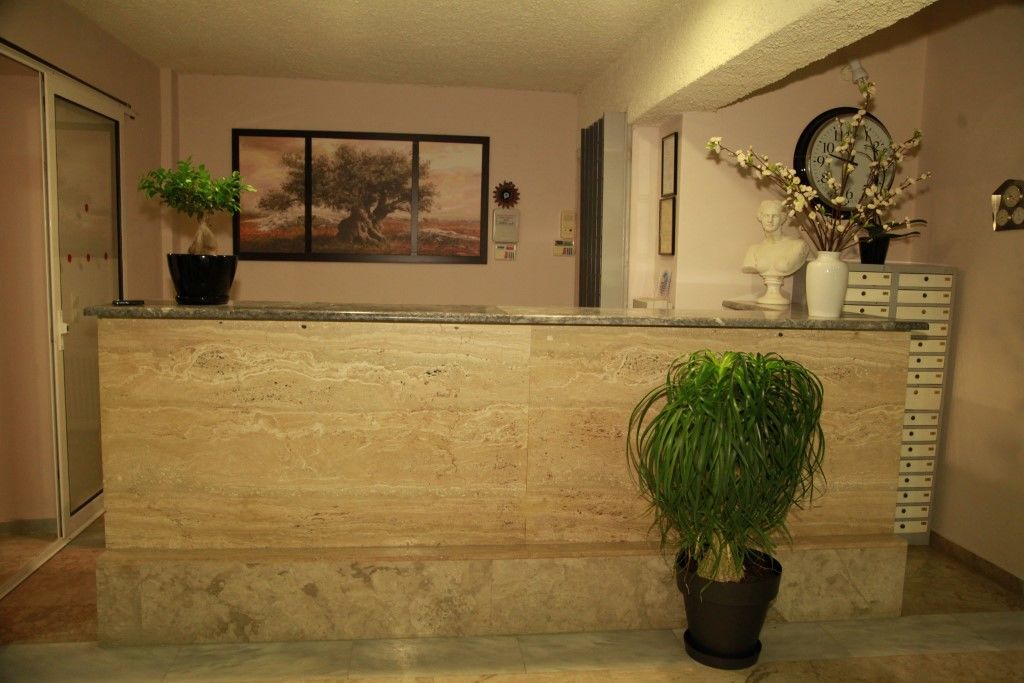Victoria Hill Hotel Дассия Экстерьер фото