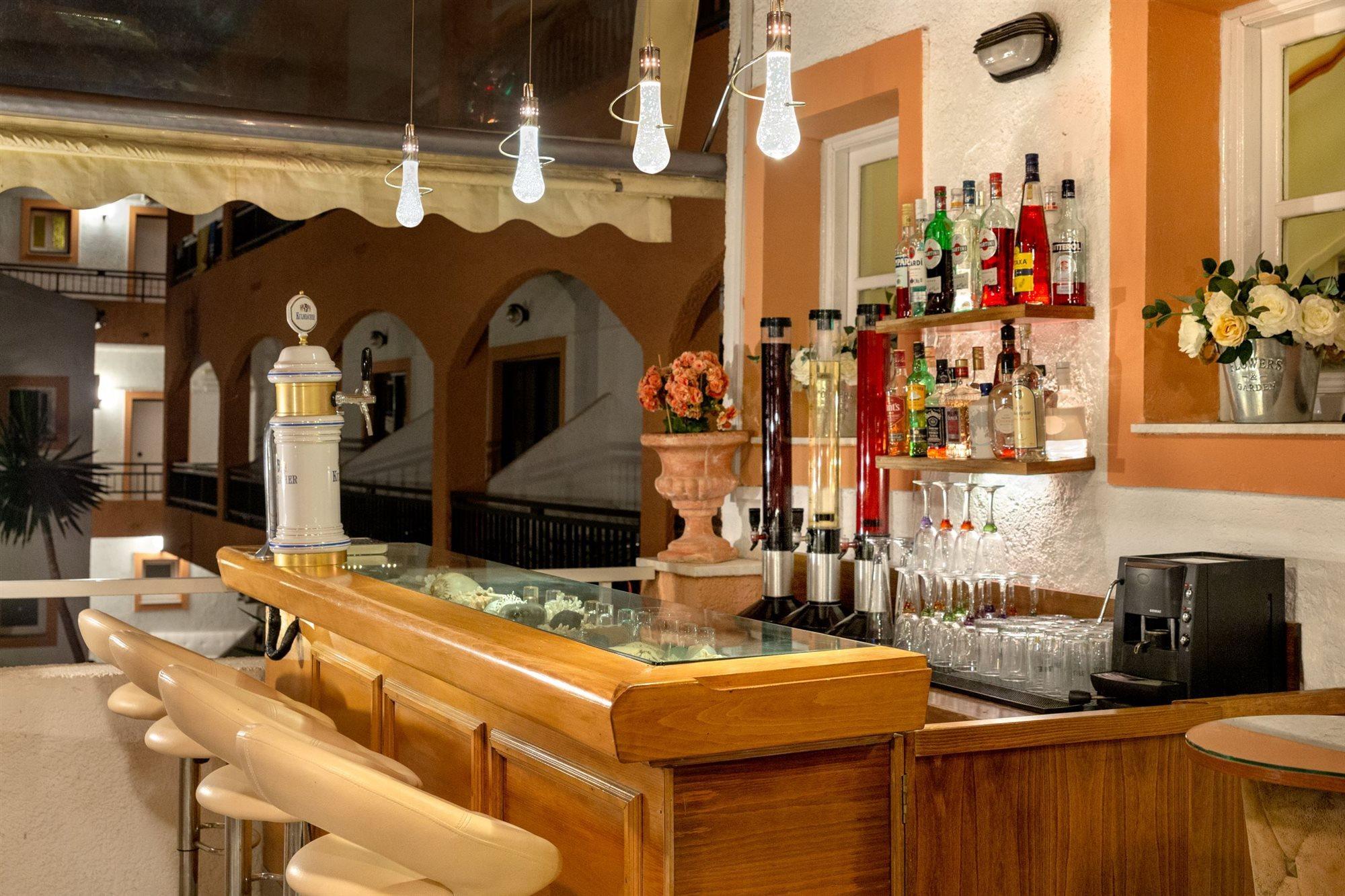 Victoria Hill Hotel Дассия Экстерьер фото